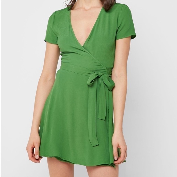 Forever21 Green wrap dress - Picture 2 of 2